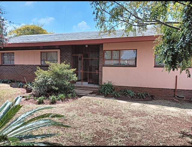 4 BEDROOM FREEHOLD FOR SALE IN EDLEEN